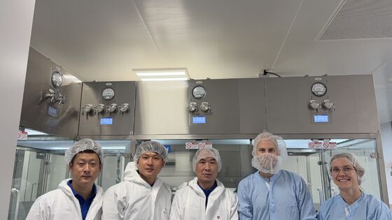 quality Macchina di riempimento pneumatica per il posizionamento dei supporti a tappo con servomotore controllato sollevamento dell'ago di riempimento e controllo del peso in linea factory